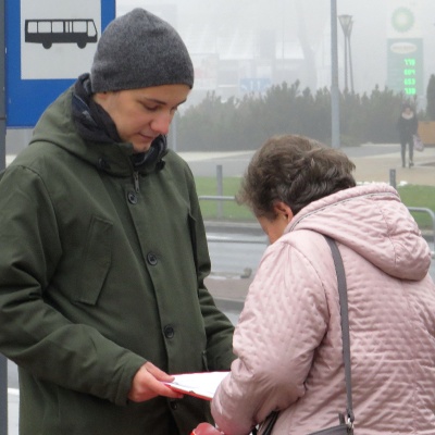 Patryk Fajdek - w akcji zbierania podpisów